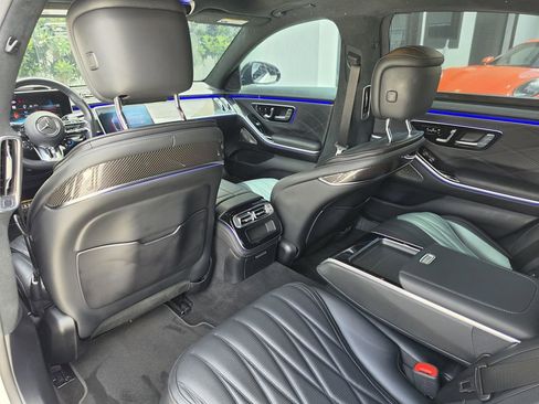 Used 2024 Mercedes-Benz S 63 AMG S w/ Carbon Fiber Exterior Package image 15