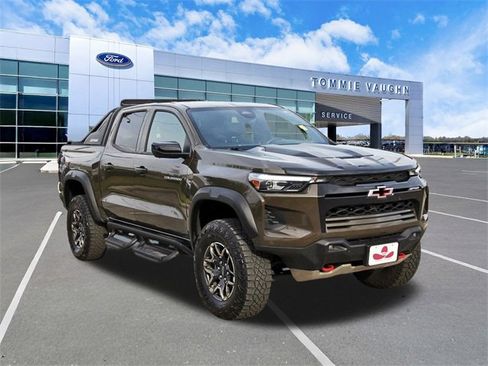 Used 2023 Chevrolet Colorado ZR2 w/ ZR2 Convenience Package III image 6