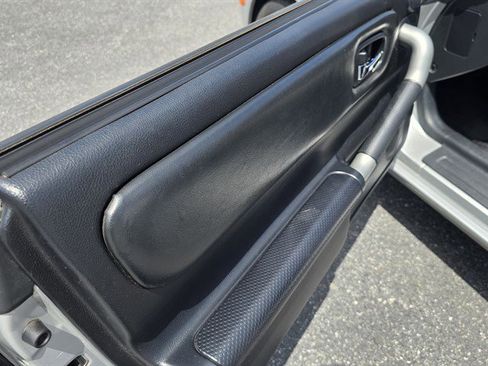 Used 2001 Toyota MR2 image 35