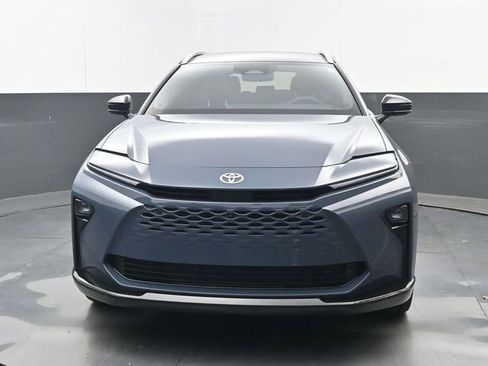 Used 2025 Toyota Crown Signia w/ Advanced Technology Package image 20