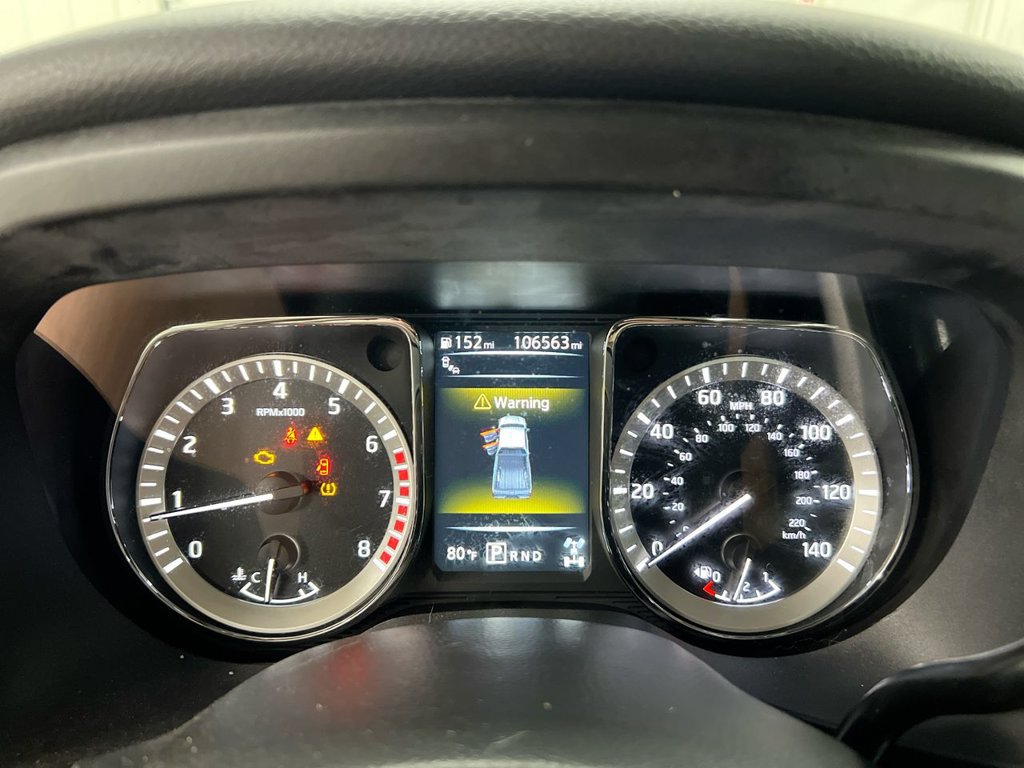 Used 2017 Nissan Titan SV AWD/4WD image 12