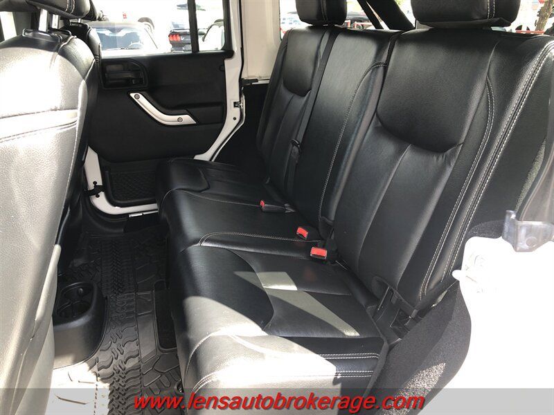 Used 2016 Jeep Wrangler Unlimited Rubicon AWD/4WD image 19