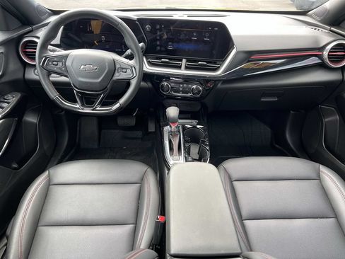 Used 2024 Chevrolet Trax RS w/ Sunroof Package FWD image 15