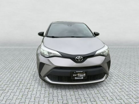 Used 2020 Toyota C-HR XLE FWD image 3