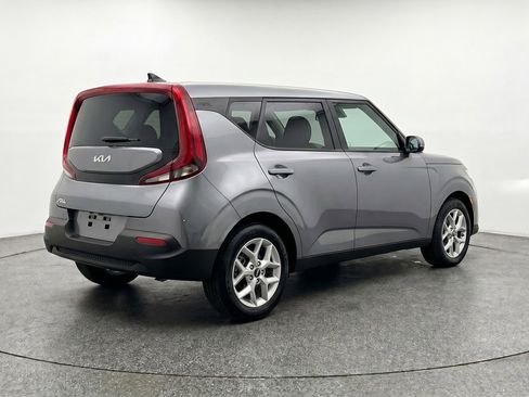 Used 2025 Kia Soul LX w/ LX Technology Package FWD image 9