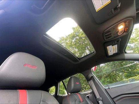 Used 2025 Chevrolet Trax RS w/ Sunroof Package FWD image 29