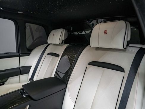 Used 2023 Rolls-Royce Cullinan Black Badge w/ Dark Exterior Package AWD/4WD image 26