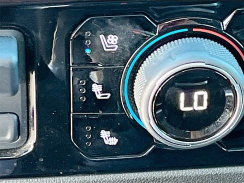 Used 2024 Chevrolet Silverado 1500 LTZ w/ Technology Package image 21