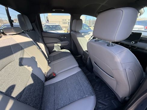 Used 2024 Chevrolet Colorado ZR2 w/ Technology Package image 33