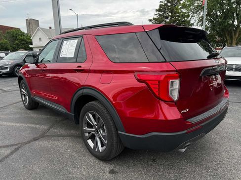 Used 2022 Ford Explorer XLT w/ Equipment Group 202A AWD/4WD image 9