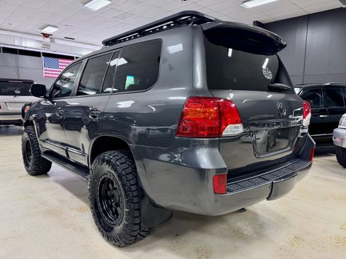 Used 2014 Toyota Land Cruiser image 11