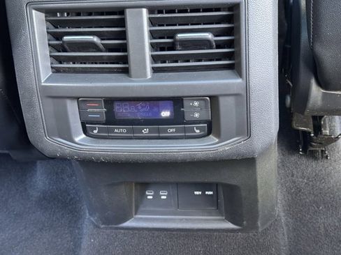 Used 2021 Volkswagen Atlas SEL Premium image 16