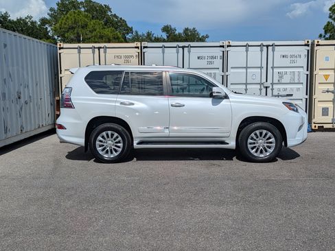 Used 2018 Lexus GX 460 Premium w/ Premium Package AWD/4WD image 3