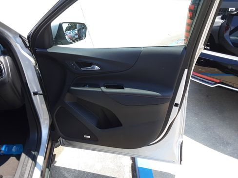 Used 2022 Chevrolet Equinox RS w/ RS Leather Package image 16