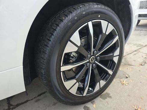 New 2026 Volvo XC60 B5 Ultra w/ Protection Package Premier image 44