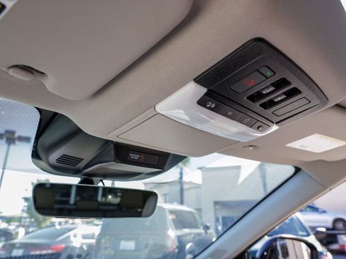 Used 2023 Nissan Rogue SL w/ SL Premium Package image 43