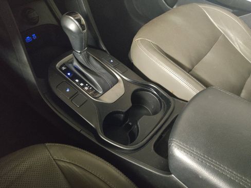 Used 2017 Hyundai Santa Fe Limited image 26