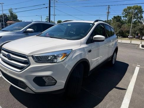 Used 2018 Ford Escape SEL AWD/4WD image 2