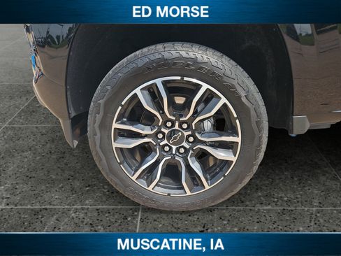 Certified 2024 Chevrolet Colorado Z71 w/ LPO, Dark Essentials Package AWD/4WD image 9