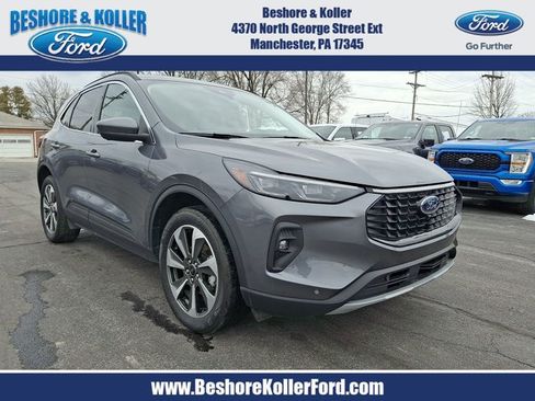 Certified 2024 Ford Escape Platinum AWD/4WD image 1