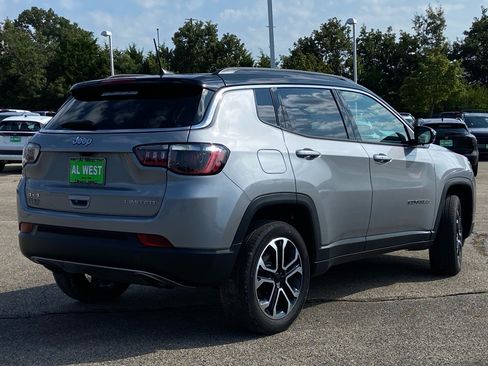 Used 2023 Jeep Compass Limited w/ Sun and Sound Group AWD/4WD image 3