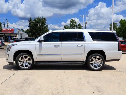 Used 2018 Cadillac Escalade ESV Luxury RWD image 27