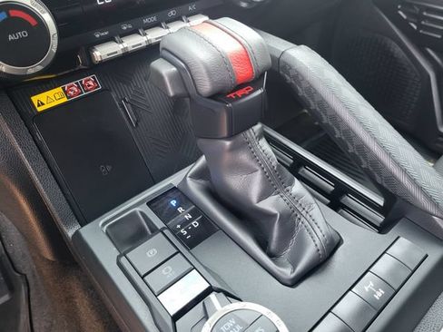 Used 2025 Toyota 4Runner TRD Off-Road AWD/4WD image 19
