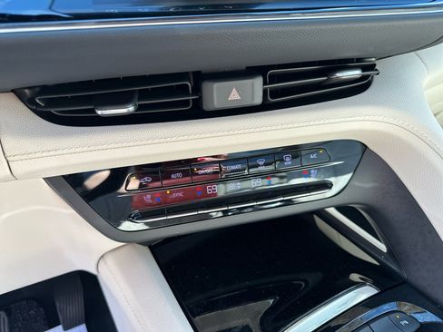 Used 2022 Buick Envision Avenir w/ Safety Package image 39