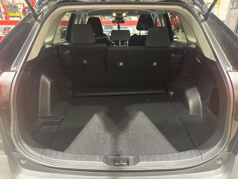 Used 2020 Toyota RAV4 LE image 8