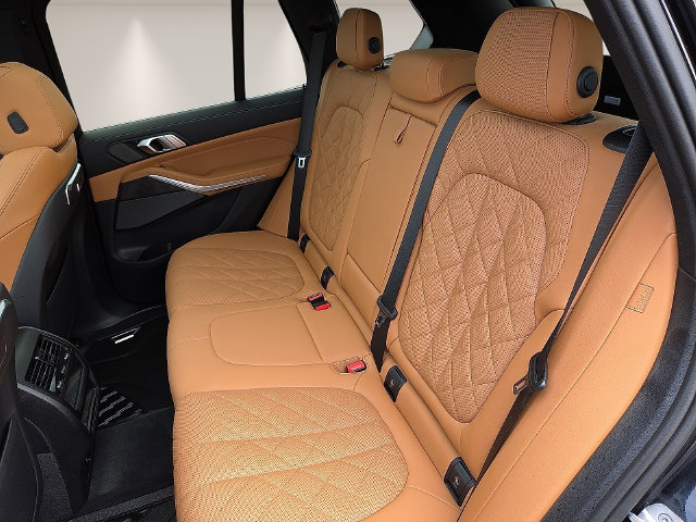 Used 2024 BMW X5 xDrive40i w/ Premium Package AWD/4WD image 14