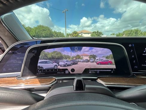 Used 2024 Cadillac Escalade ESV Premium Luxury Platinum image 45