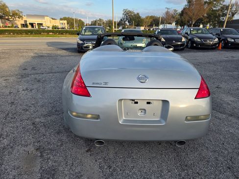 Used 2007 Nissan 350Z Enthusiast RWD image 6