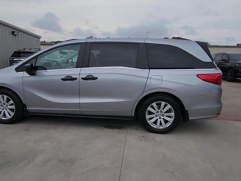 Used 2018 Honda Odyssey LX image 32