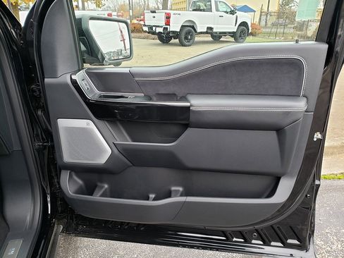 New 2025 Ford F150 Lightning Platinum image 19