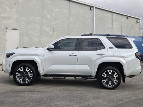 Used 2025 Toyota 4Runner TRD Sport AWD/4WD image 6