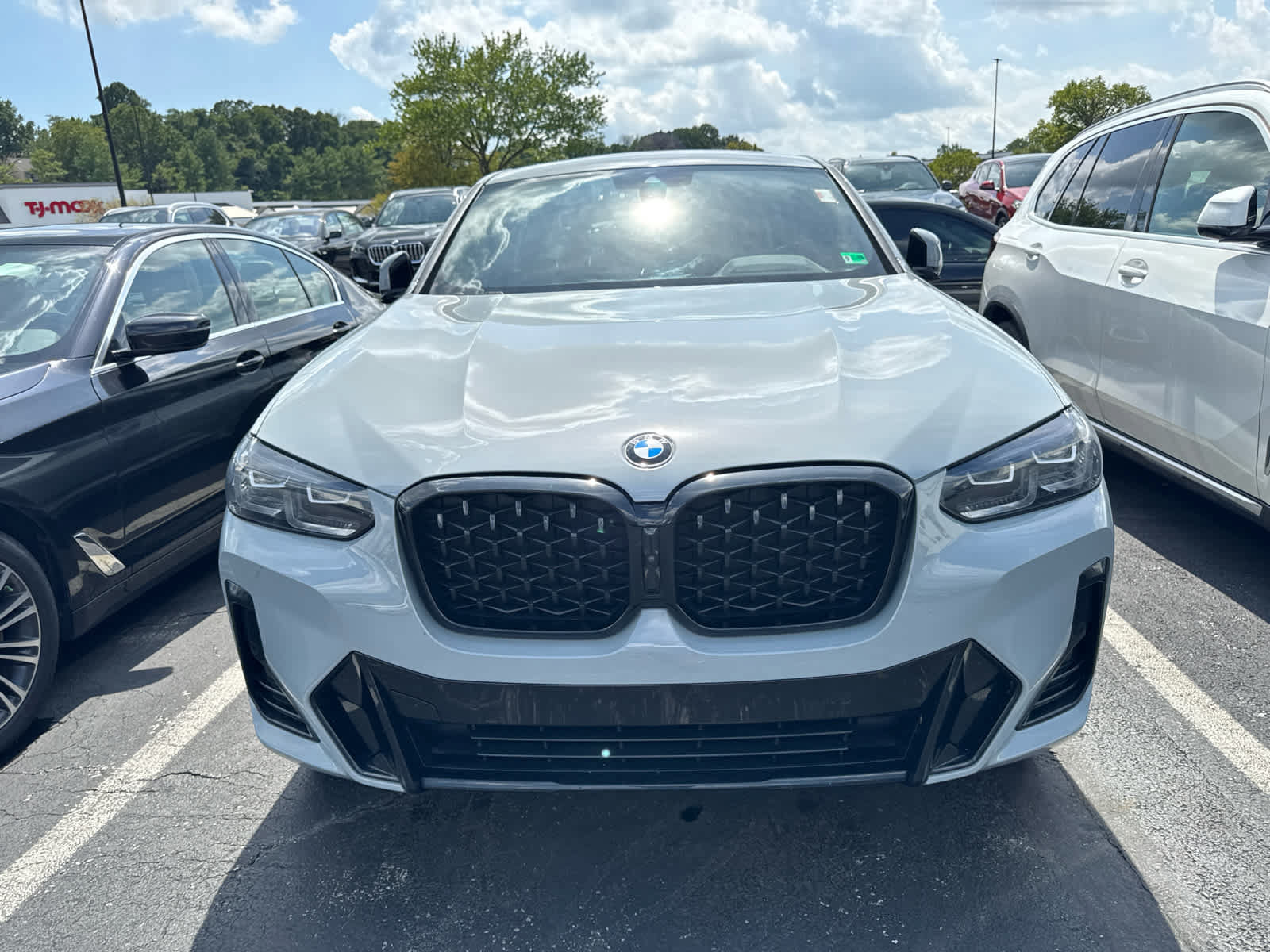Used 2024 BMW X4 xDrive30i w/ Premium Package AWD/4WD image 4