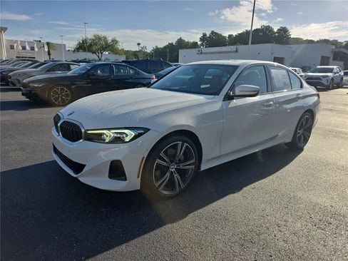 Used 2023 BMW 330i Sedan w/ Premium Package RWD image 4