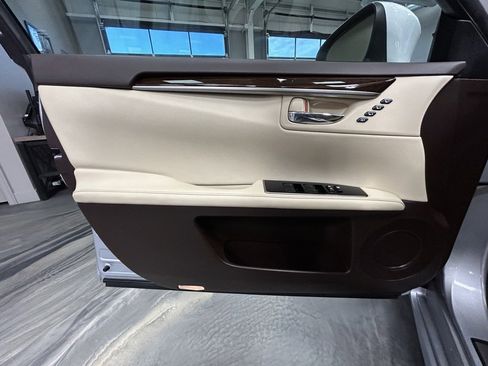 Used 2017 Lexus ES 350 350 w/ Luxury Package image 52