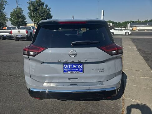Used 2024 Nissan Rogue Platinum AWD/4WD image 6