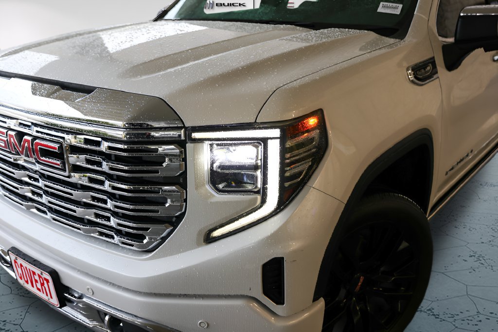 Used 2022 GMC Sierra 1500 Denali AWD/4WD image 2