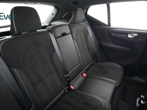 Used 2023 Volvo XC40 Recharge Plus AWD/4WD image 5