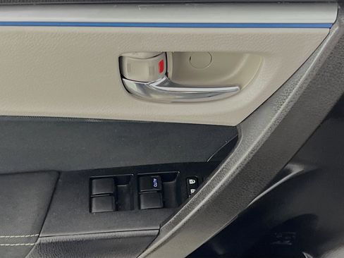 Used 2016 Toyota Corolla LE FWD image 17