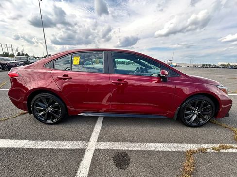 Used 2025 Toyota Corolla SE w/ Convenience Package FWD image 6