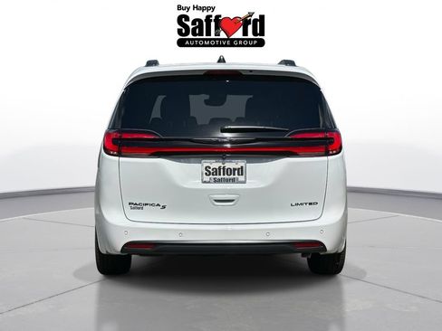 New 2026 Chrysler Pacifica Limited w/ Uconnect Theater Family Group FWD image 7