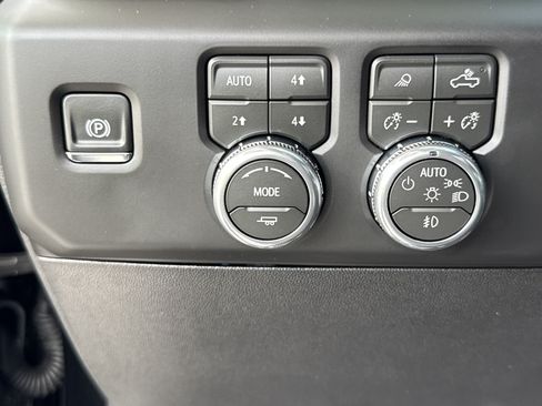 New 2026 GMC Sierra 2500 AT4 w/ AT4 Premium Plus Package AWD/4WD image 19