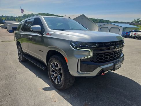 Used 2024 Chevrolet Tahoe Z71 w/ Luxury Package AWD/4WD image 7