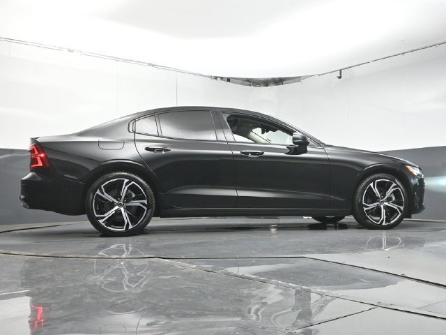 Used 2023 Volvo S60 B5 Plus FWD image 37