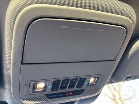 Used 2022 Ford Explorer XLT w/ Equipment Group 202A image 30