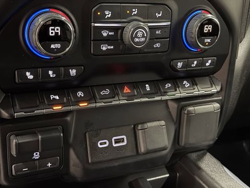 Used 2021 Chevrolet Silverado 1500 LTZ image 15