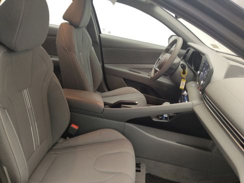 Used 2022 Hyundai Elantra SEL image 21
